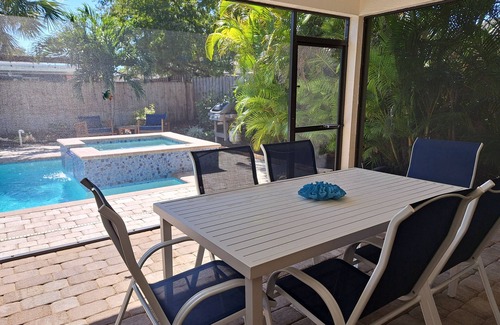 Naples Park House | Naples Best Value Luxury 4 Bedroom Heated Pool Spa Bikes Spacious Backyard