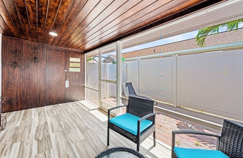 Naples Park Apartment | Naples Coastal Paradise Getaway By Vanderbilt Beach, Mercado and Whole Foods
