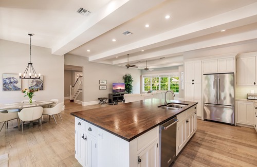 Aqualane Shores House | Naples Dream, Stunning Pool Home, 3 Blocks to Pier