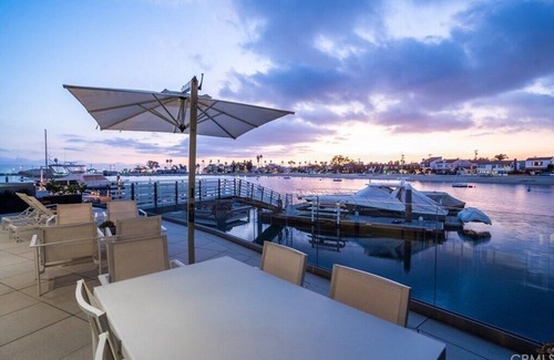 Naples House | Naples Island Stunner!