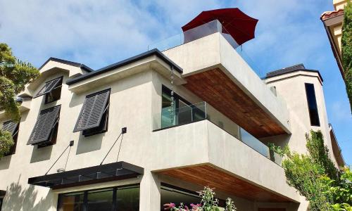 Naples House | Naples Luxury Retreat - 3 BDR Stay for 6 w Rooftop Patio