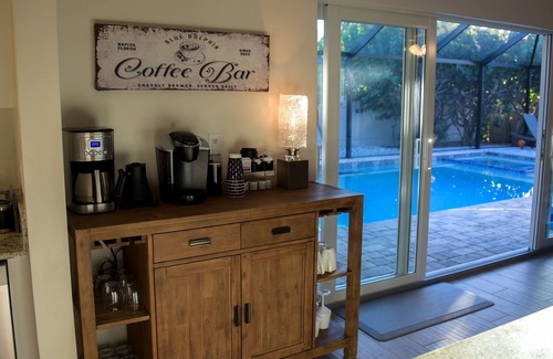 Central Naples House | Naples Outdoor Paradise/HEATED Pool/Hot Tub/Only 1.2mi from Beaches!