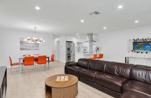 Naples Park House | Naples Retreat w/Private Pool – 5 Min to Vanderbilt Beach & Mercato