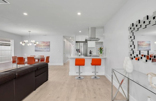 Naples Park House | Naples Retreat w/Private Pool – 5 Min to Vanderbilt Beach & Mercato