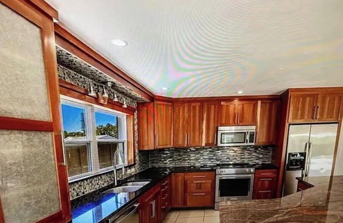 Central Naples House | Naples Villa Heated Pool 1.3M to beach-11 People