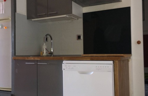 Narbonne-Plage Apartment | NARBONNE PLAGE T2 apartment of 40 M2 on the edge of the beach equipped with wifi