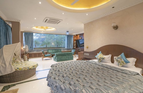 Budhni Hotel | Narmade River View Resort