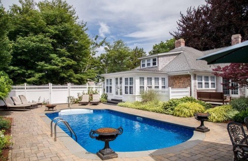 Narragansett Pier House | Narragansett Pier, In-ground Swimming Pool, Walk to Town Beach