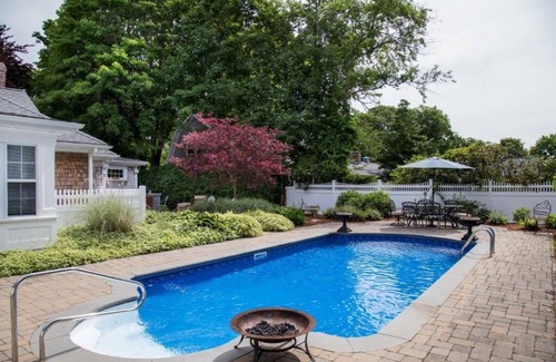 Narragansett Pier House | Narragansett Pier, In-ground Swimming Pool, Walk to Town Beach