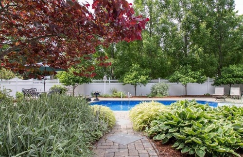 Narragansett Pier House | Narragansett Pier, In-ground Swimming Pool, Walk to Town Beach