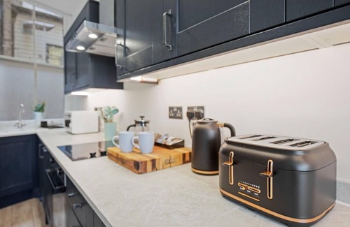 Brighton City Centre House | Narrow House with Free Parking | By My Getaways