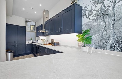Brighton City Centre House | Narrow House with Free Parking | By My Getaways