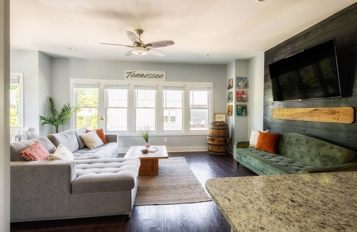 Maplewood Heights House | NASH CITY Modern Home ★ Rooftop Hangout ★ 9min→DT