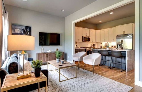 Haynes Area House | Nashville Getaway 2 Homes + Rooftop Oasis