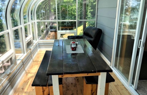 Mount Juliet Ski Chalet | Nashville Lake Chalet, Waterfront Sunset Views!