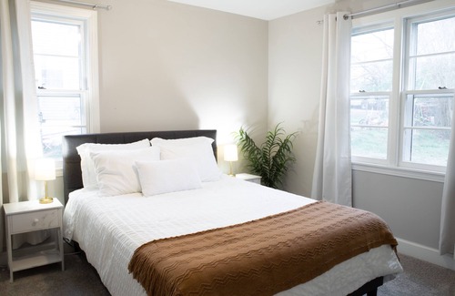 Donelson House | Nashville Sunset Skyline- a beautiful home close to the heart of nashville