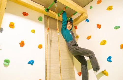 Nasu House | Nasu Adventures Inn お子さま大興奮 吹き抜け全面アスレチックネット屋根付き本格BBQで楽しむ森の中のファンタジーな宿