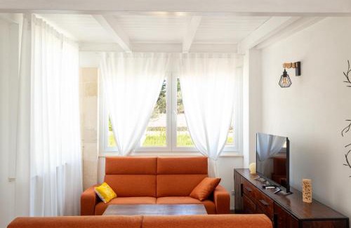 Oria Villa | Nathacasa Oria