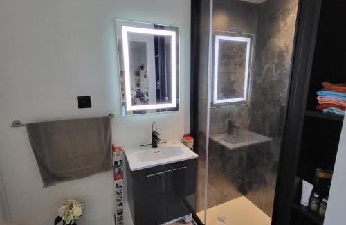 Saint-Michel-de-Chavaignes House | NATIBOXflo