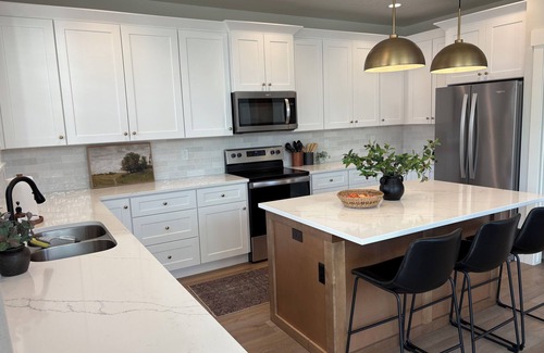Cedar City House | National Park Launching Pad - 3 beds 2.5 baths - Tesla Charger