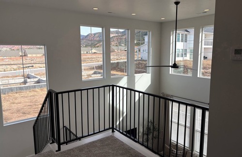 Cedar City House | National Park Launching Pad - 3 beds 2.5 baths - Tesla Charger