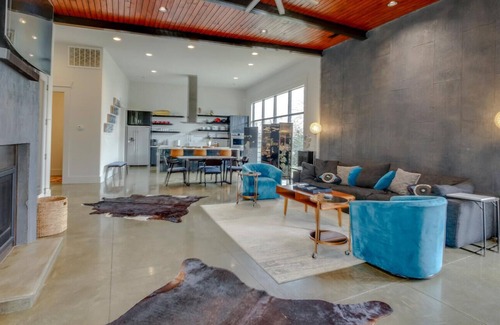 The Nations House | Nations Oasis - Luxury & Style - Pool & Hot Tub