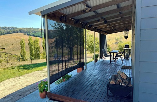 Carabost Cottage | Native Valley Cottage is a peaceful, tranquil hideaway in the Tumbarumba area.