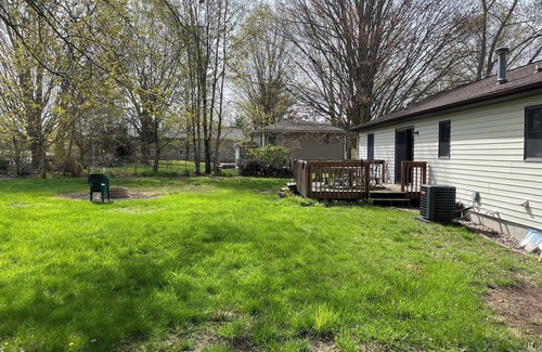 Fennville House | nAtkins cottagenPrivate close to town pet friendly