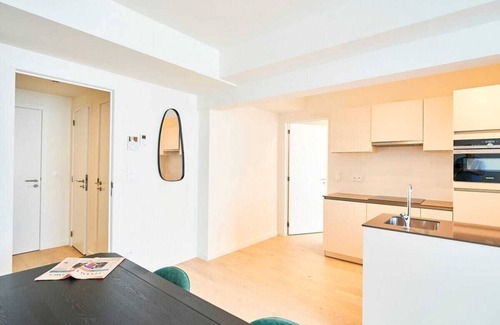 Plasky Apartment | NATO&EU 1BR Aprt- Free Luggage Room