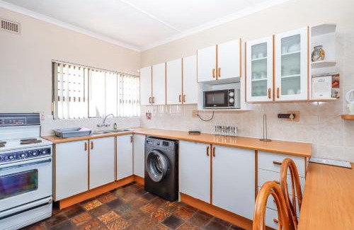 Manaba Beach Apartment | Natspat 14