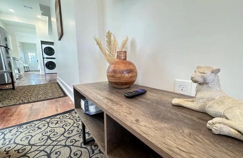 West Riverside House | Natural Beautiful Home -15 Mins to French Quarter!