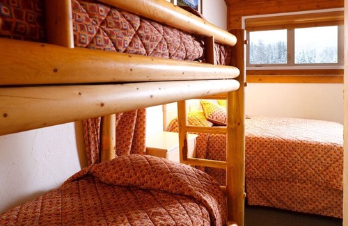 Moran House | Natural Escape! Two Convenient Units, Close to Attractions