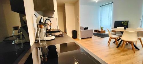 Clermont-Ferrand Apartment | Natural Home 4 pers WiFi Parking