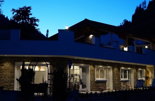 Goldegg Apartment | Natural jewel in Salzburger Land - alpine-modern apartments - idyllic location
