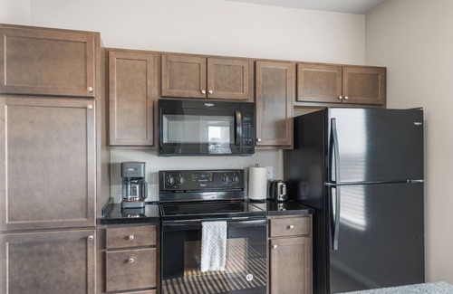 West Des Moines Apartment | Natural Light End Unit w/Private Balcony, Gym, Pool, Pickleball, Prime Location