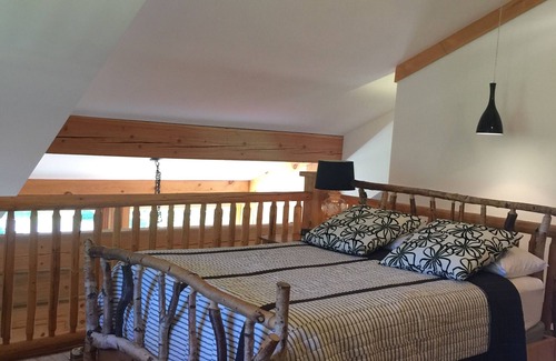 Mount Robson Cabin | Natural Log Lodge in Mt. Robson Park Near Jasper National Park, Alberta