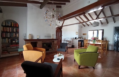 Yecla Bed & Breakfast | Naturaleza y Vino! Habitación en Casa Rural con piscina al pie del Monte Arabí