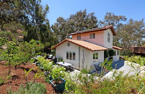 Mission Hills House | Nature Calls - Centrally located Canyon Cottage