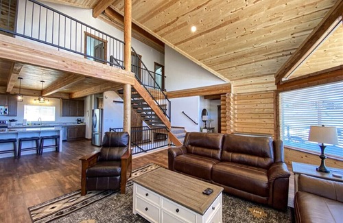Sweetwater House | Nature Calls- New home, hot tub & Ideal Beach Pass