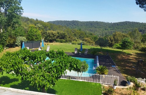 Sillans-la Cascade Villa | Nature et Tourisme. Great and comfortable villa with 4 bedrooms and 4 bathrooms