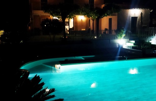 Sillans-la Cascade Villa | Nature et Tourisme. Great and comfortable villa with 4 bedrooms and 4 bathrooms