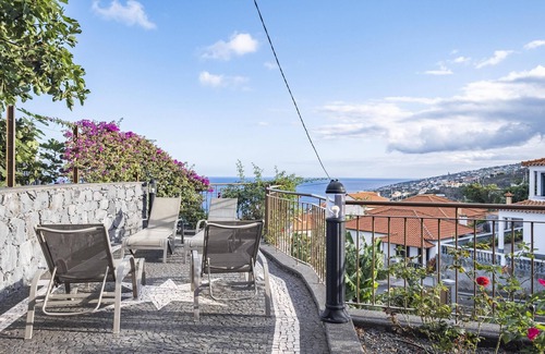 Santa Cruz Villa | Nature Holiday Villa - Great Sea & Mountain Views Large Areas
