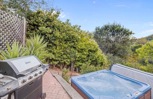 San Rafael House | NATURE HOME W/ HOTTUB & POOL TABLE | 20 MINS GOLDEN GATE BRIDGE
