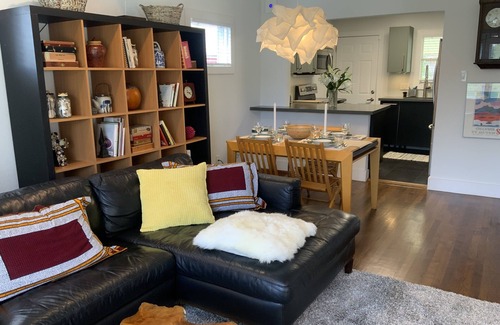 Montrose House | NATURE LOVER! Home Across from PARK Near Downtown