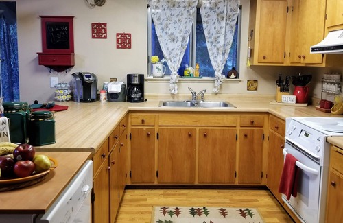 Arnold Ski Chalet | Nature Lover's Paradise: Luxurious The Shire - Cubs Crossing Chalet in Sierras