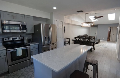 Holiday House | Nature Lover's Retreat 2BR/2BA & Den Near Park