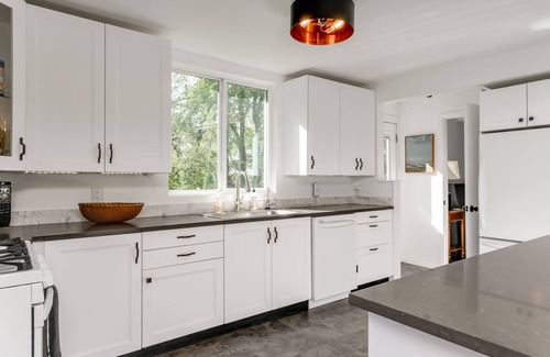 East MLK House | Nature meets charm at peaceful east side 3 bdrm