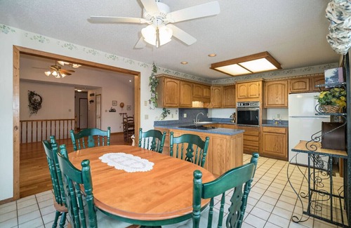 Bonne Terre House | NATURE RETREAT `100 Acres Private Property`