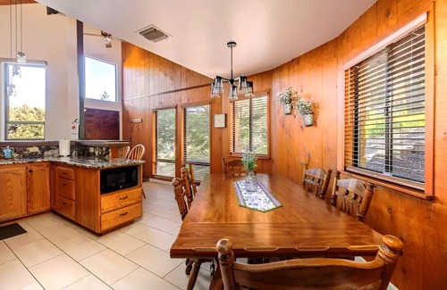 Yosemite Forks House | Nature's Embrace Book 4 nights and get 5th night free