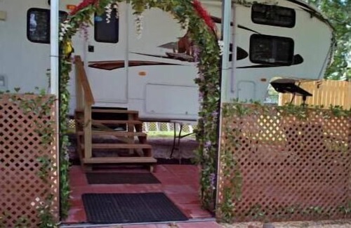 Osage Beach House | Nature's Mood Glamping
